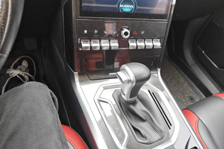Used Haval H4 2018 Blue Label 1.5 GDIT DCT Fashion Edition Gear Lever