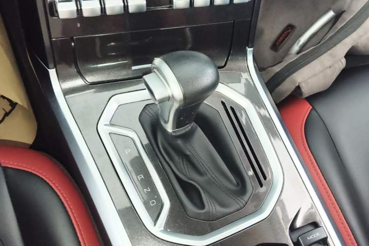Used Haval H4 2018 Red-Label 1.5 GDIT DCT Fashion Edition Gear Lever