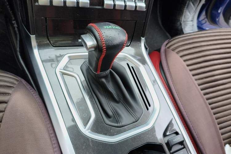 Used Haval H4 2018 Red-Label 1.5 GDIT DCT Fashion Edition Gear Lever