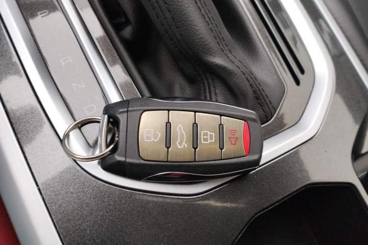 Used Haval H4 2018 Blue Label 1.5 GDIT DCT Fashion Edition Interior 1