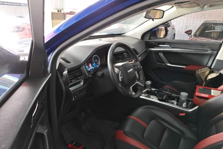 Used Haval H4 2018 Blue Label 1.5 GDIT DCT Fashion Edition Interior 3