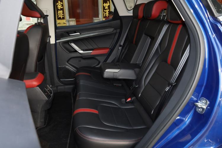 Used Haval H4 2018 Red-Label 1.5 GDIT DCT Fashion Edition Interior 5