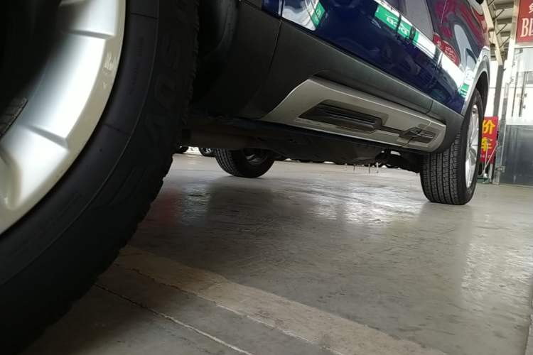 Used Haval H4 2018 Red-Label 1.5 GDIT DCT Fashion Edition Left Side Sill