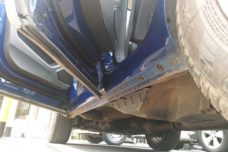 Used Haval H4 2018 Blue Label 1.5 GDIT DCT Fashion Edition Left Side Sill