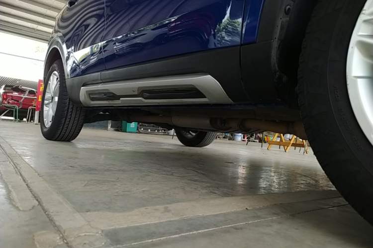 Used Haval H4 2018 Red-Label 1.5 GDIT DCT Fashion Edition Right Side Sill