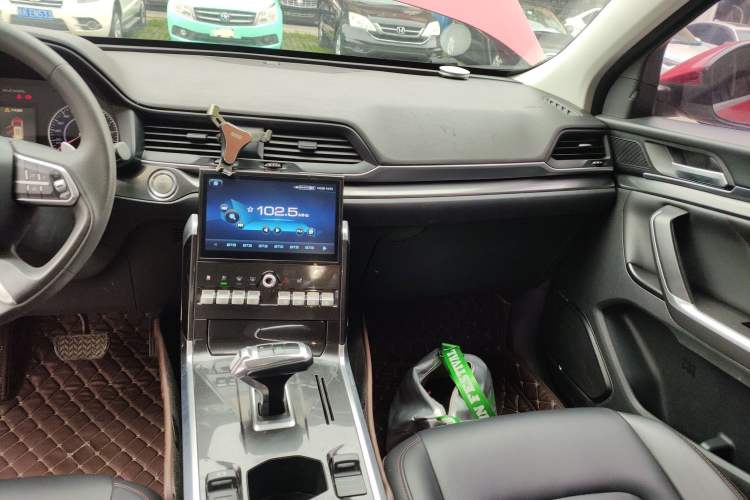 Used Haval H4 2018 Red-Label 1.3 GDIT DCT Fashion Edition Audio And AC Panel