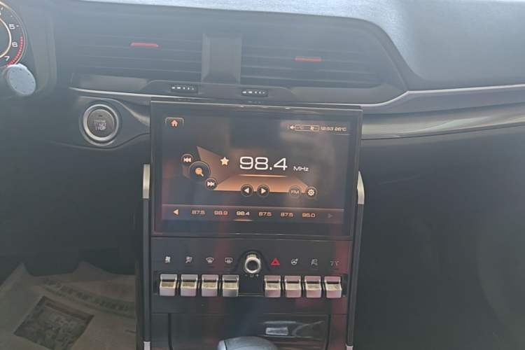 Used Haval H4 2018 Red-Label 1.5 GDIT DCT Fashion Edition Audio And AC Panel