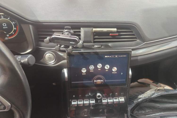 Used Haval H4 2018 Red-Label 1.5 GDIT DCT Fashion Edition Audio And AC Panel