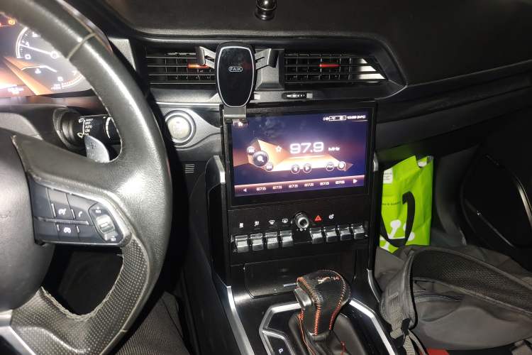 Used Haval H4 2018 Red-Label 1.5 GDIT DCT Fashion Edition Audio And AC Panel