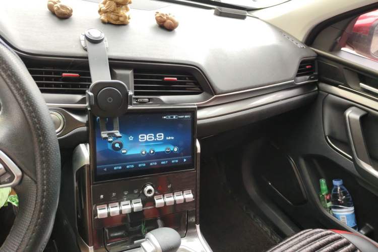 Used Haval H4 2018 Red-Label 1.5 GDIT DCT Fashion Edition Audio And AC Panel