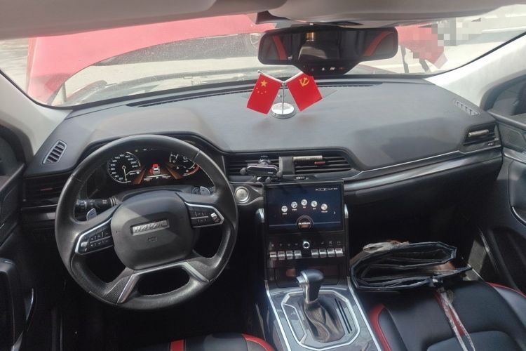 Used Haval H4 2018 Red-Label 1.5 GDIT DCT Fashion Edition Center Console