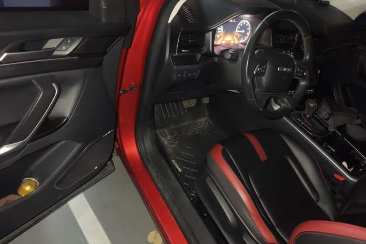 Used Haval H4 2018 Red-Label 1.5 GDIT DCT Fashion Edition Driver Seat