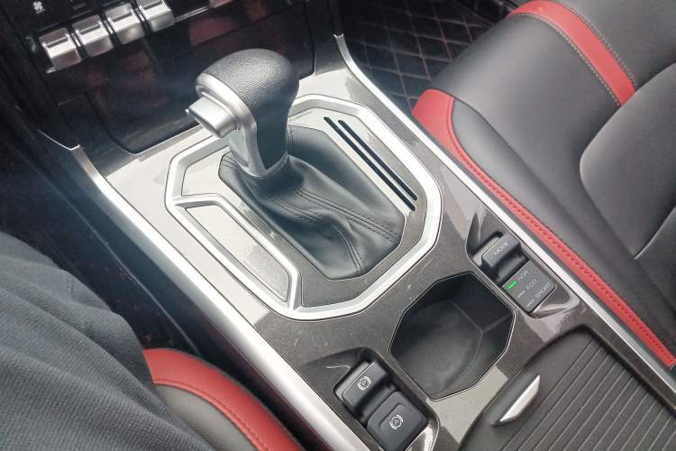 Used Haval H4 2018 Blue Label 1.5 GDIT DCT Fashion Edition Gear Lever