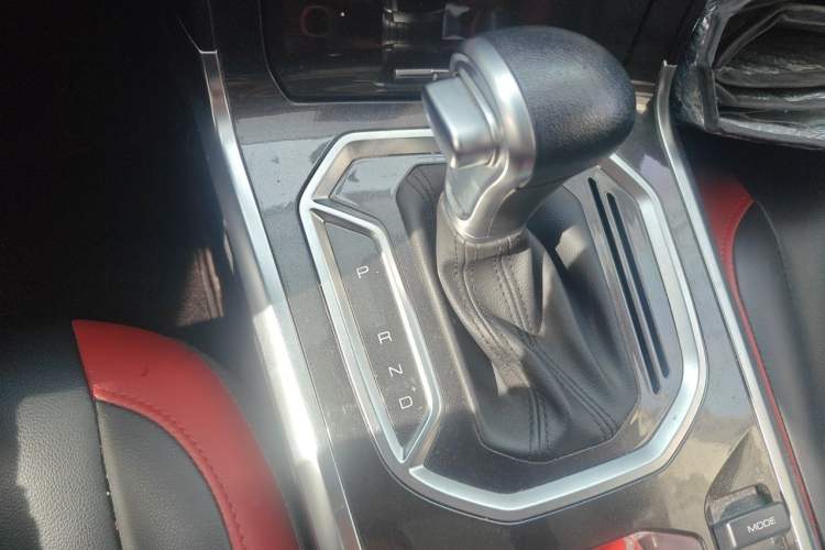 Used Haval H4 2018 Red-Label 1.5 GDIT DCT Fashion Edition Gear Lever