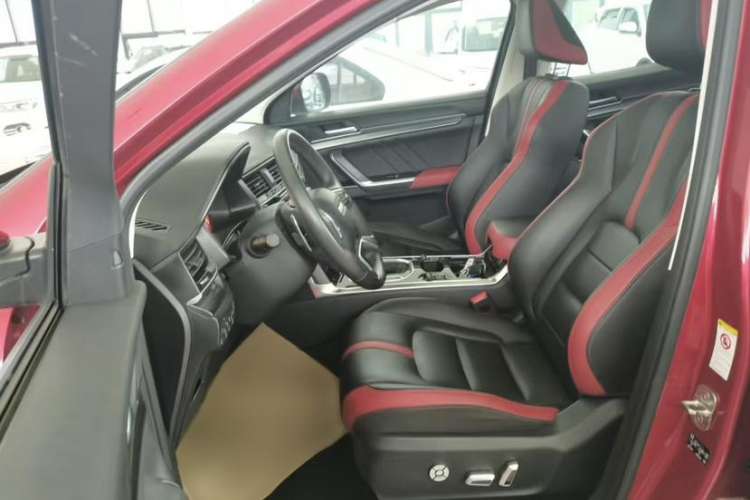 Used Haval H4 2018 Red-Label 1.5 GDIT DCT Fashion Edition Interior 2