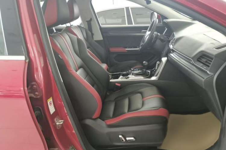 Used Haval H4 2018 Red-Label 1.5 GDIT DCT Fashion Edition Interior 4