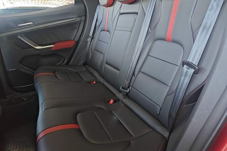 Used Haval H4 2018 Red-Label 1.5 GDIT DCT Fashion Edition Left Rear Seat