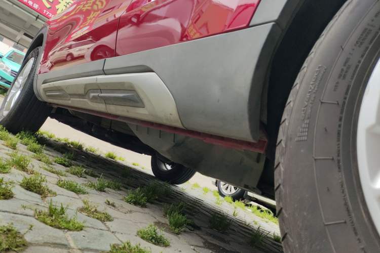 Used Haval H4 2018 Red-Label 1.3 GDIT DCT Fashion Edition Left Side Sill