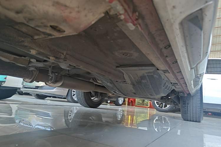 Used Haval H4 2018 Red-Label 1.5 GDIT DCT Fashion Edition Left Side Sill