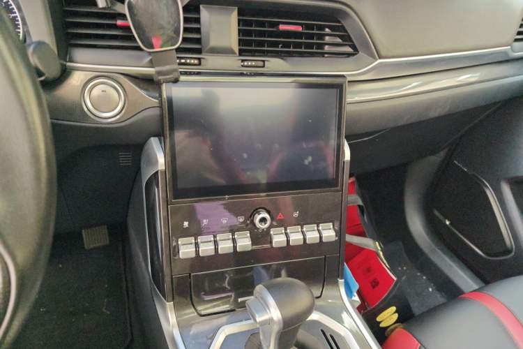 Used Haval H4 2018 Blue Label 1.5 GDIT DCT Fashion Edition Audio And AC Panel