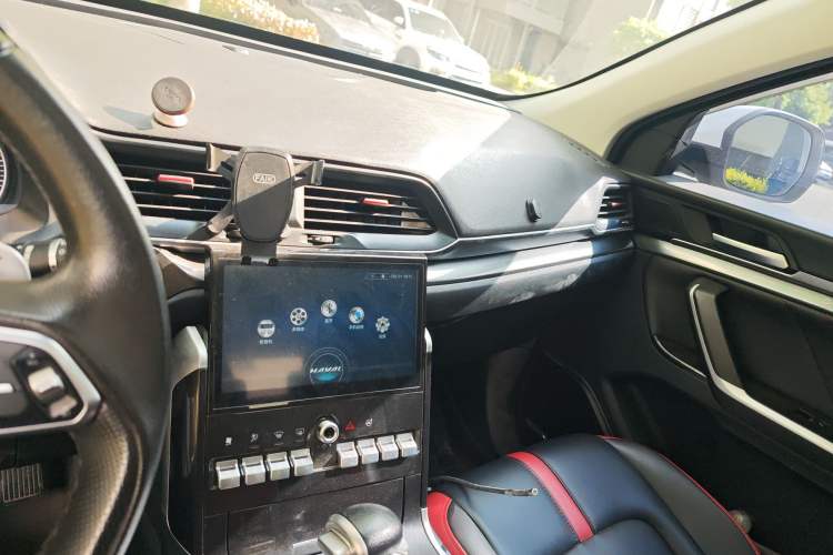 Used Haval H4 2018 Red-Label 1.5 GDIT DCT Fashion Edition Audio And AC Panel