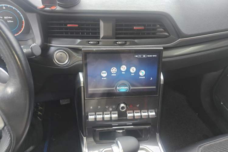 Used Haval H4 2018 Blue Label 1.5 GDIT DCT Fashion Edition Audio And AC Panel