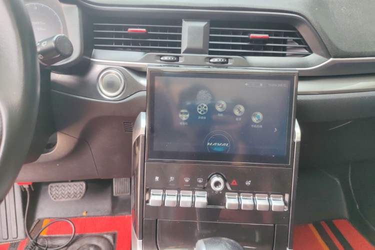 Used Haval H4 2018 Blue Label 1.5 GDIT DCT Fashion Edition Audio And AC Panel