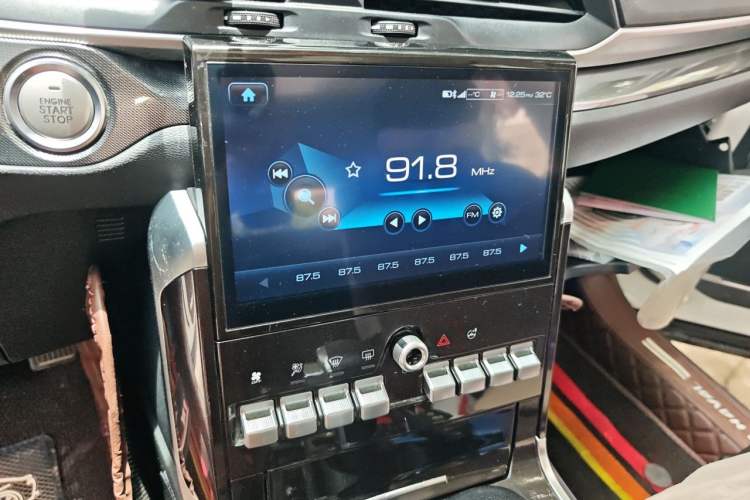 Used Haval H4 2018 Blue Label 1.5 GDIT DCT Fashion Edition Audio And AC Panel