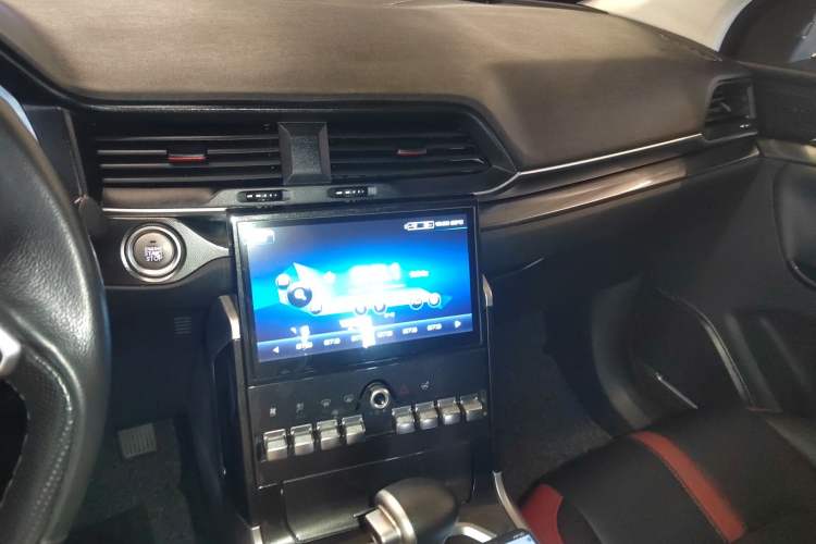 Used Haval H4 2018 Red-Label 1.5 GDIT DCT Fashion Edition Audio And AC Panel
