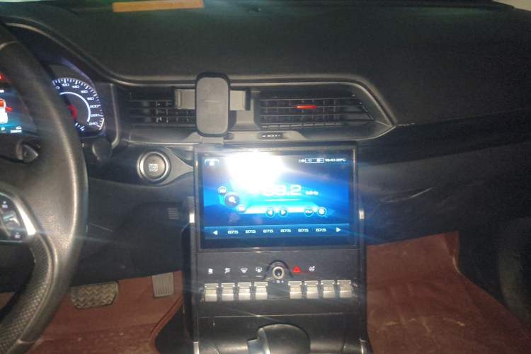 Used Haval H4 2018 Blue Label 1.5 GDIT DCT Fashion Edition Audio And AC Panel