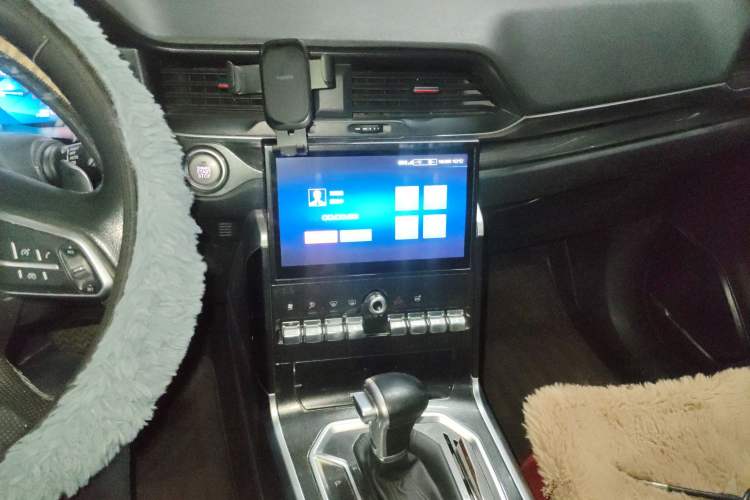 Used Haval H4 2018 Blue Label 1.5 GDIT DCT Fashion Edition Audio And AC Panel