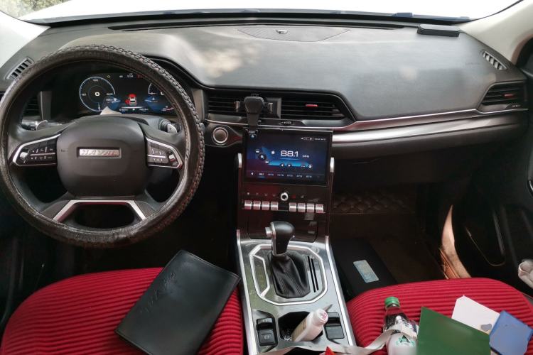 Used Haval H4 2018 Red-Label 1.5 GDIT DCT Fashion Edition Center Console