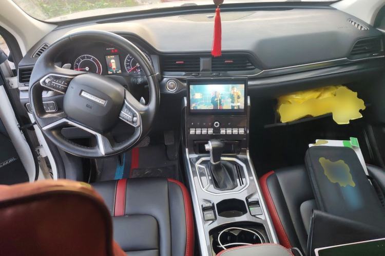 Used Haval H4 2018 Blue Label 1.5 GDIT DCT Fashion Edition Center Console