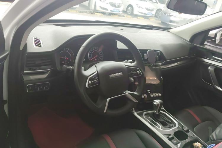 Used Haval H4 2018 Red-Label 1.5 GDIT DCT Fashion Edition Center Console
