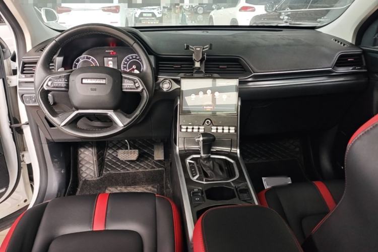 Used Haval H4 2018 Red-Label 1.5 GDIT DCT Fashion Edition Center Console