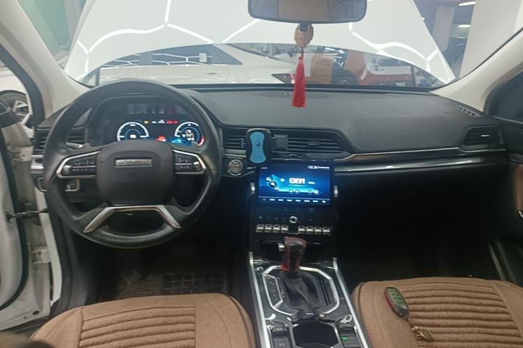 Used Haval H4 2018 Red-Label 1.5 GDIT DCT Fashion Edition Center Console
