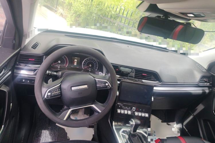 Used Haval H4 2018 Blue Label 1.5 GDIT DCT Fashion Edition Center Console