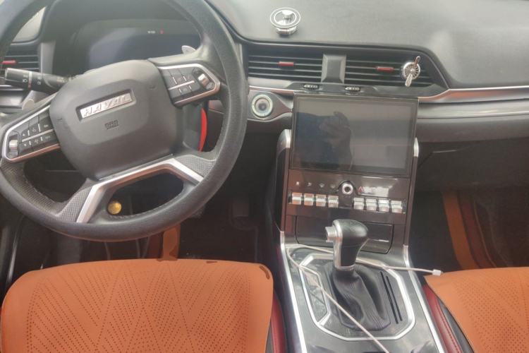 Used Haval H4 2018 Red-Label 1.5 GDIT DCT Fashion Edition Center Console