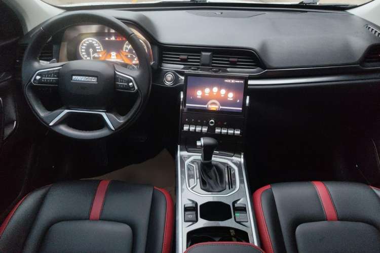 Used Haval H4 2018 Red-Label 1.5 GDIT DCT Fashion Edition Center Console