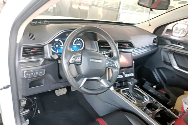 Used Haval H4 2018 Blue Label 1.5 GDIT DCT Fashion Edition Center Console