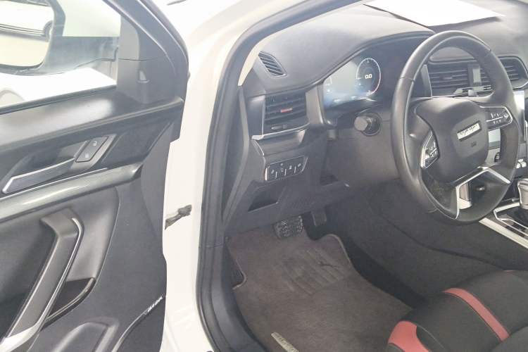 Used Haval H4 2018 Red-Label 1.5 GDIT DCT Fashion Edition Driver Seat