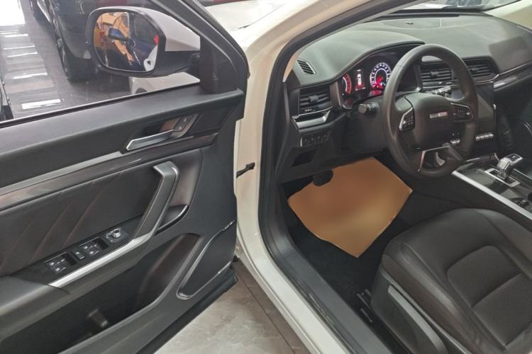 Used Haval H4 2018 Red-Label 1.3 GDIT DCT Fashion Edition Driver Seat