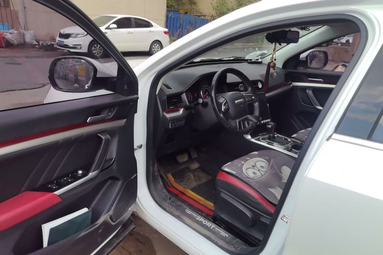 Used Haval H4 2018 Blue Label 1.5 GDIT DCT Fashion Edition Driver Seat
