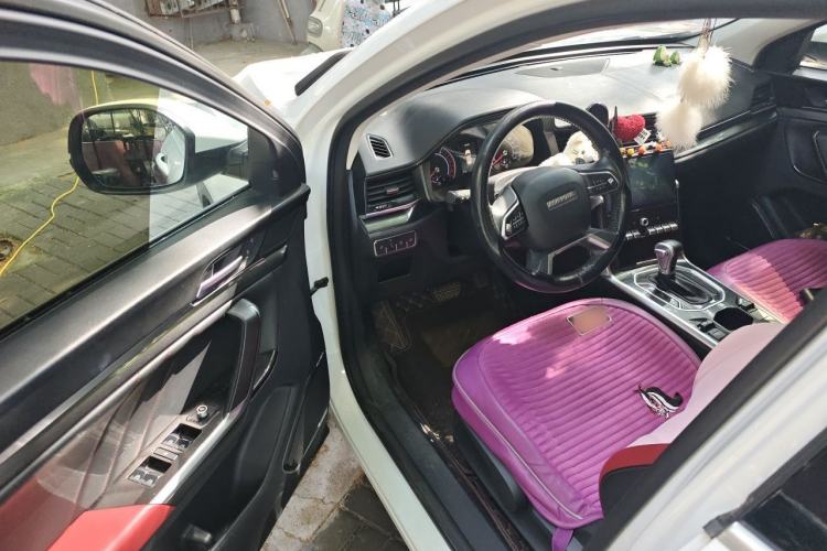 Used Haval H4 2018 Blue Label 1.5 GDIT DCT Fashion Edition Driver Seat