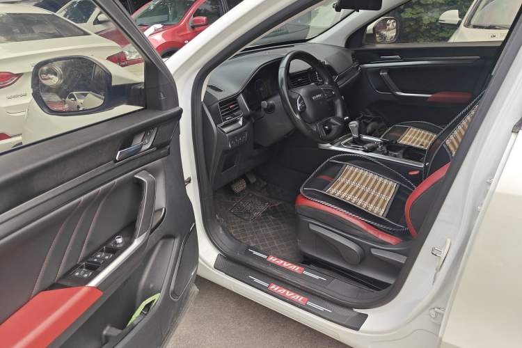 Used Haval H4 2018 Blue Label 1.5 GDIT DCT Fashion Edition Driver Seat