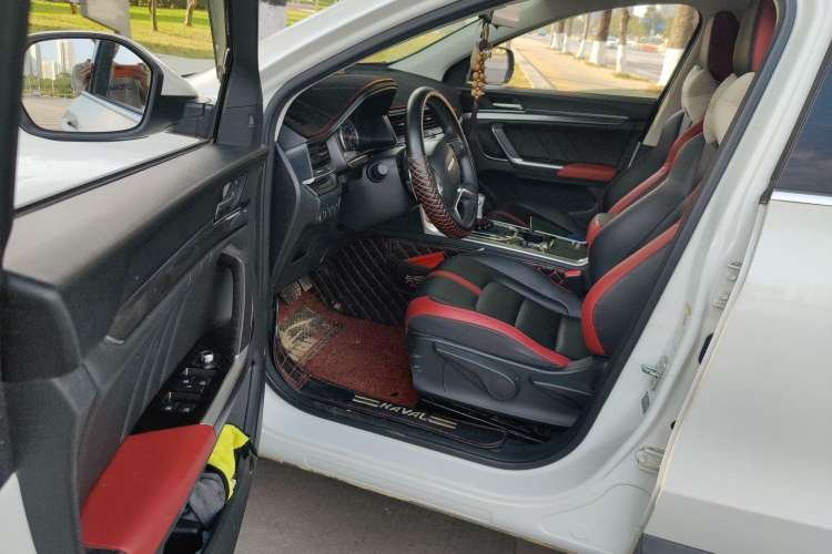 Used Haval H4 2018 Red-Label 1.5 GDIT DCT Fashion Edition Driver Seat
