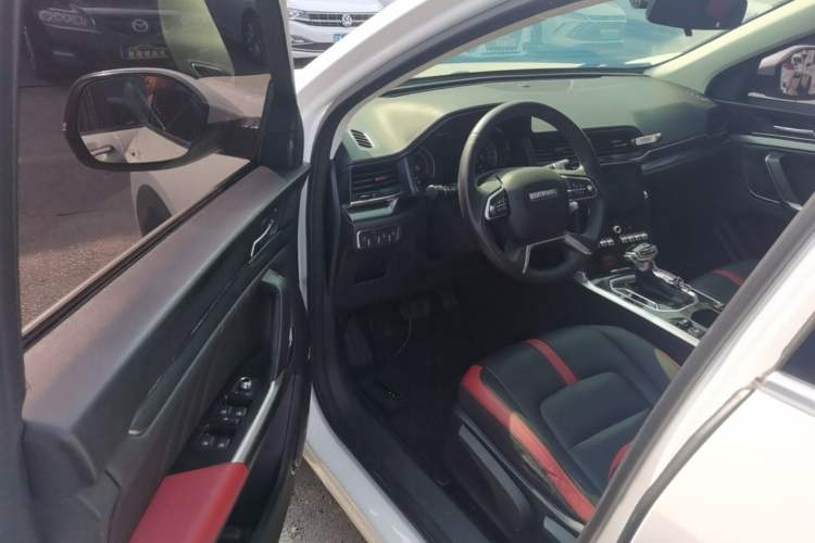 Used Haval H4 2018 Blue Label 1.5 GDIT DCT Fashion Edition Driver Seat