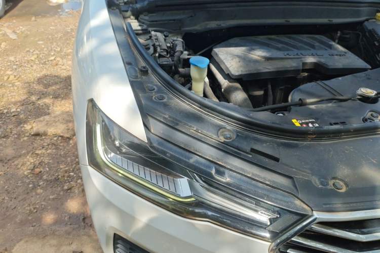 Used Haval H4 2018 Blue Label 1.5 GDIT DCT Fashion Edition Engine Bay Right