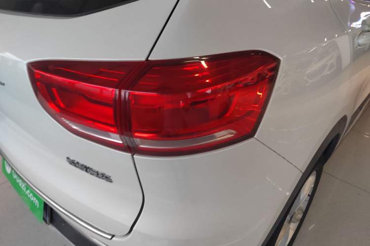 Used Haval H4 2018 Red-Label 1.5 GDIT DCT Fashion Edition Exterior 6