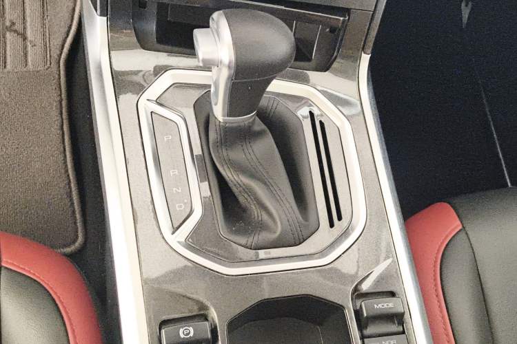 Used Haval H4 2018 Red-Label 1.5 GDIT DCT Fashion Edition Gear Lever